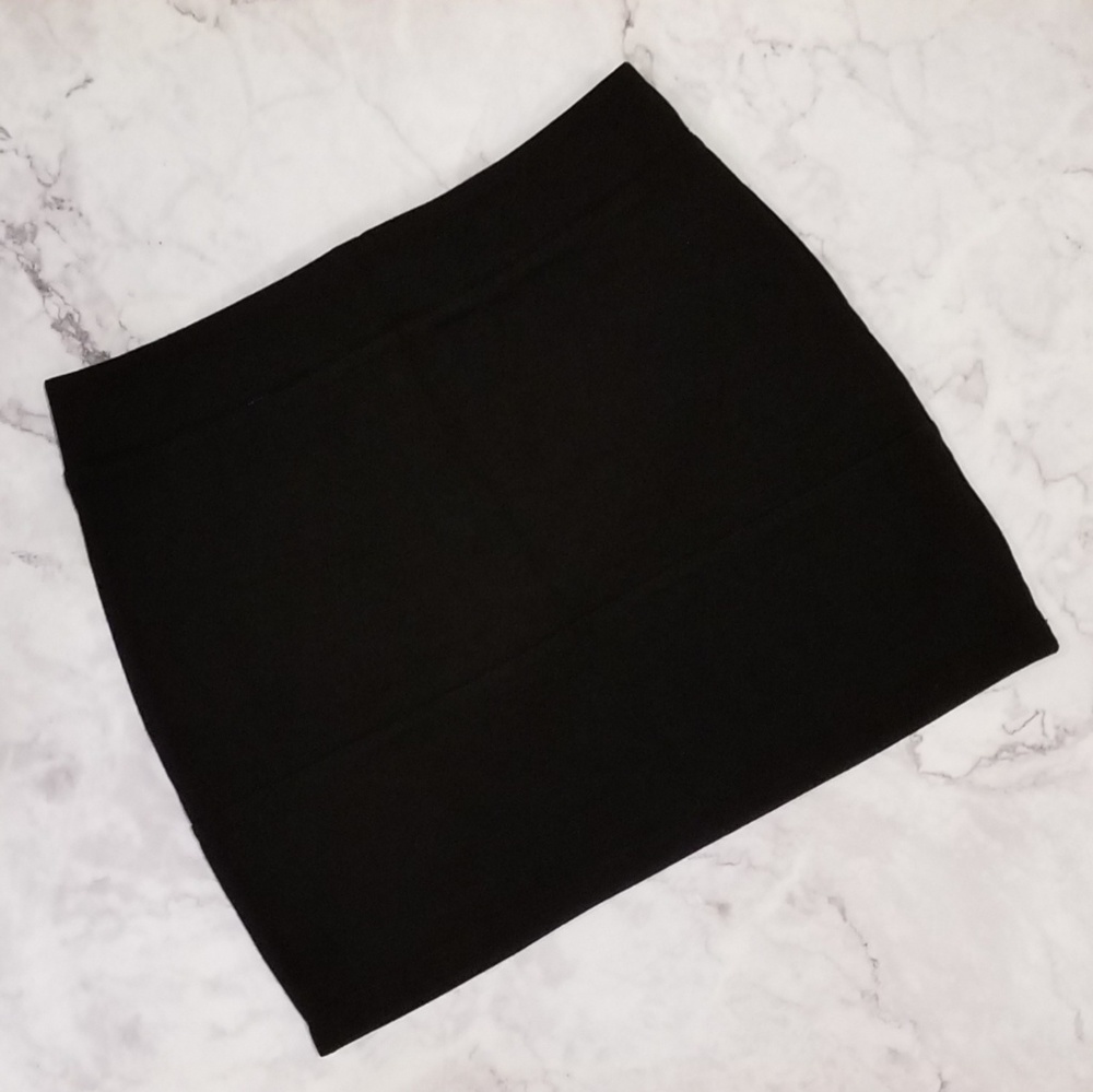 [bebe] Black Stretch Bodycon Mini-Skirt
